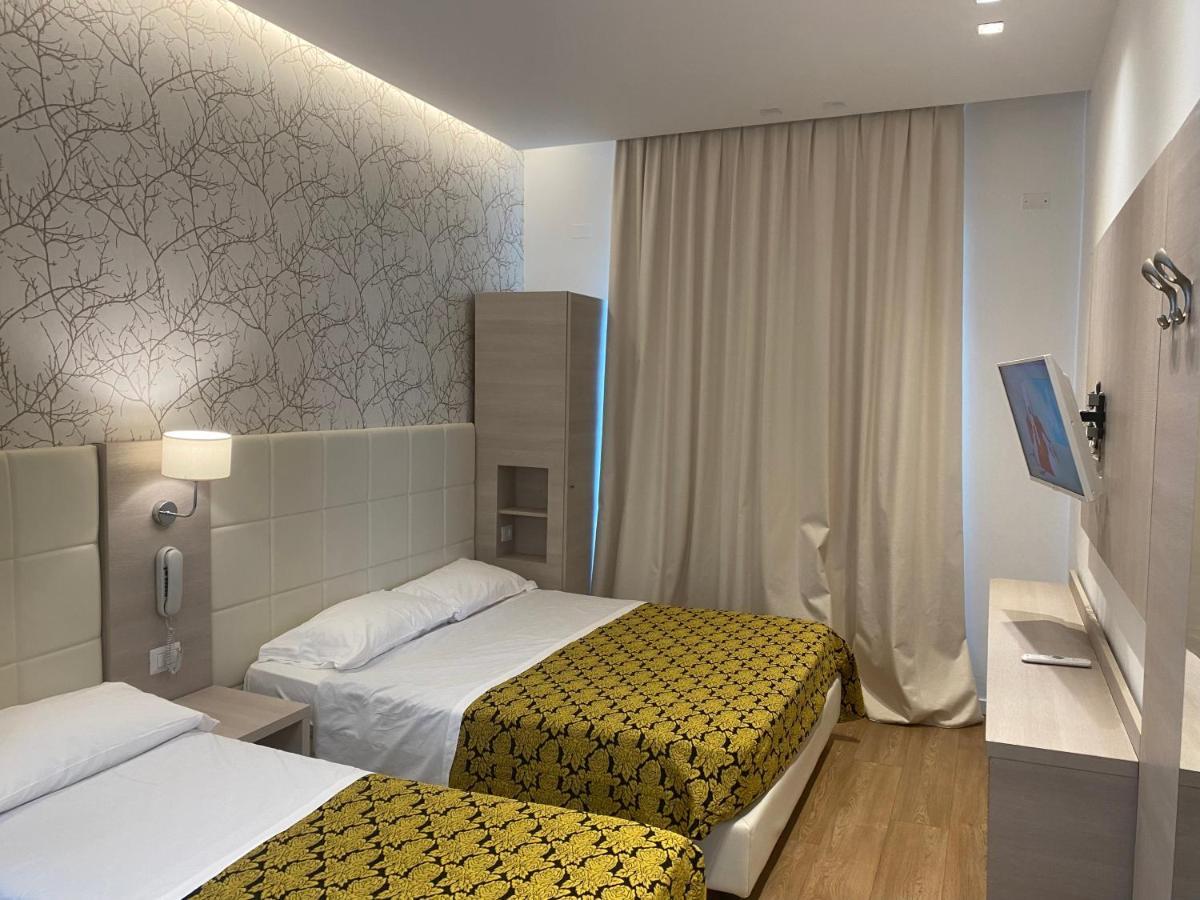 Feel Good Hotel Rimini Phòng bức ảnh
