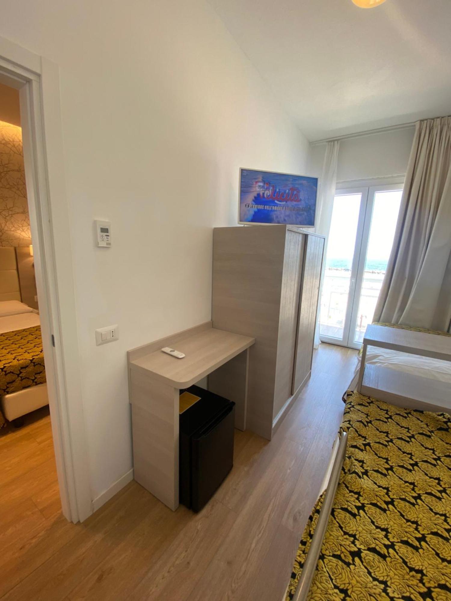 Feel Good Hotel Rimini Phòng bức ảnh